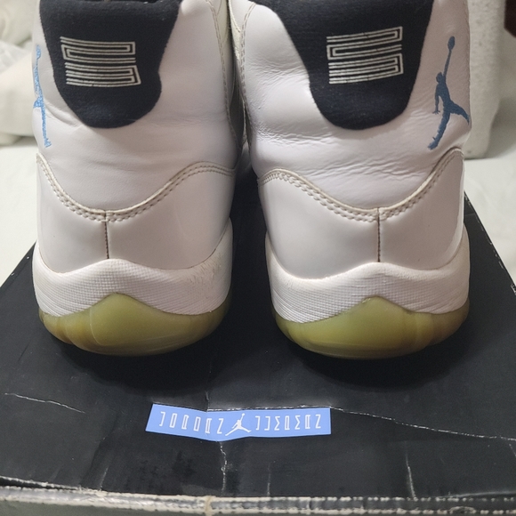 Jordan Retro 11 - Picture 2 of 4